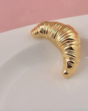 CROISSANT BROOCH PIN